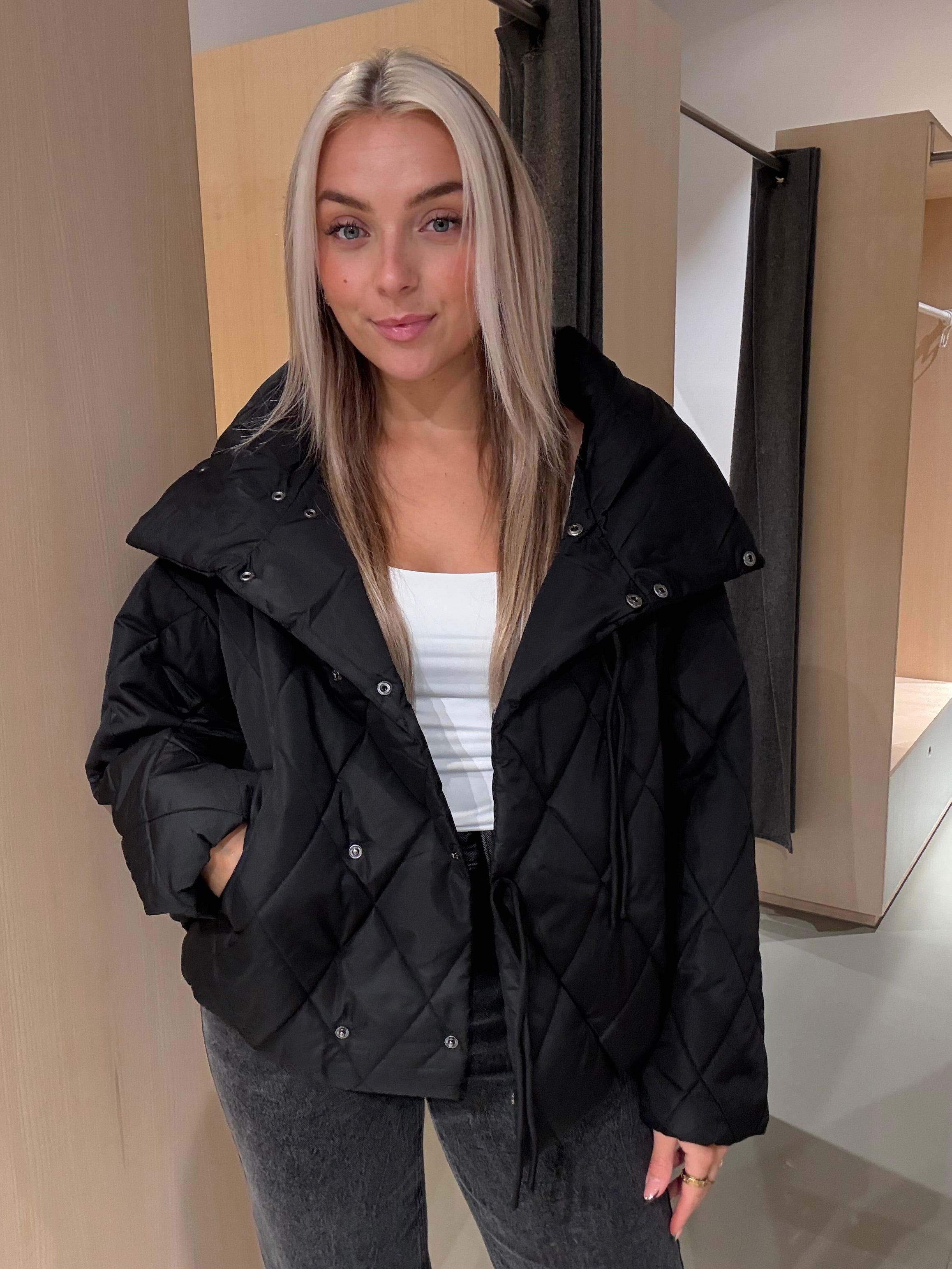 VIBUMBLE Jacket - Black Beauty